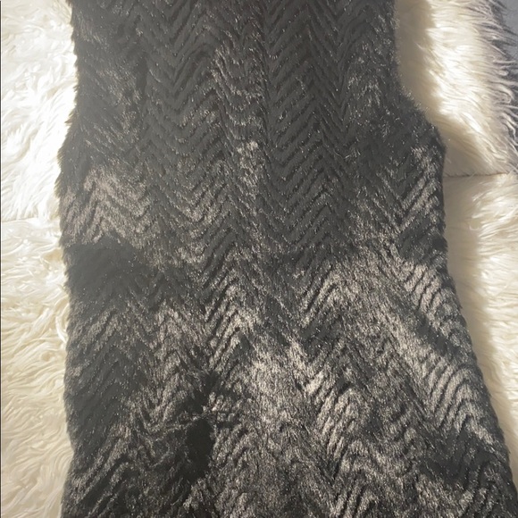 Tribal Faux Fur Vest w/Pockets - Picture 7 of 8